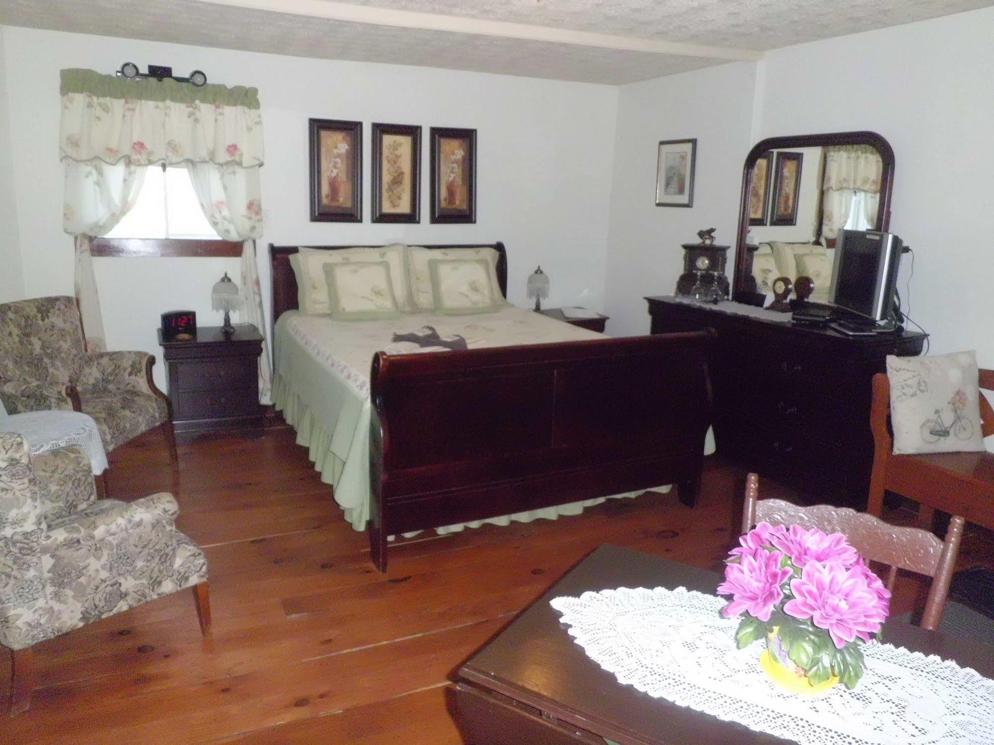 Au Coeur De Magog Bed & Breakfast Exterior foto